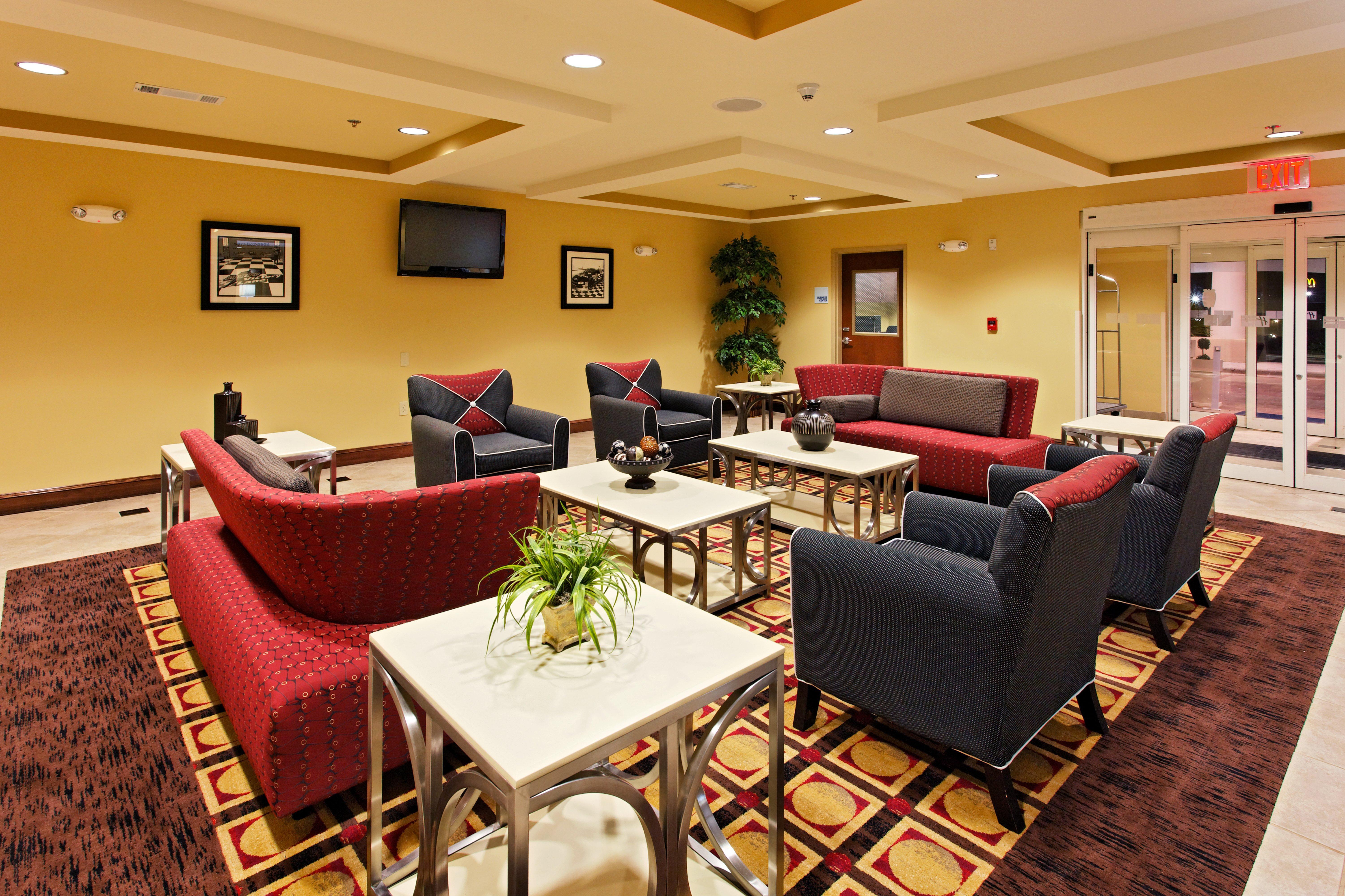 Holiday Inn Express Hotel & Suites Talladega By Ihg Exterior foto